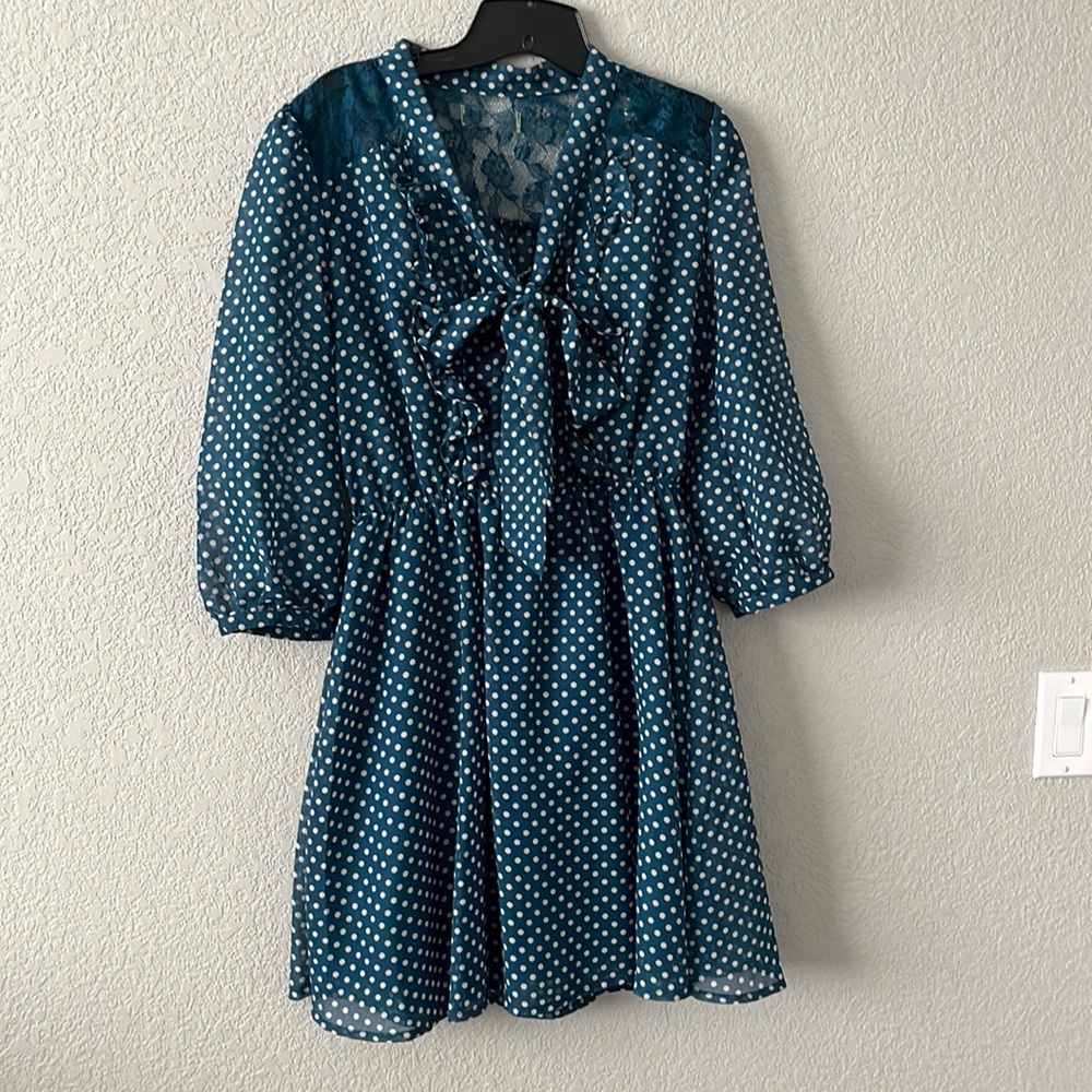 Vintage style polka-dot dress knee length size medium